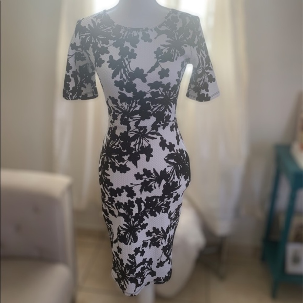 NWT Black and White Floral Midi Dress